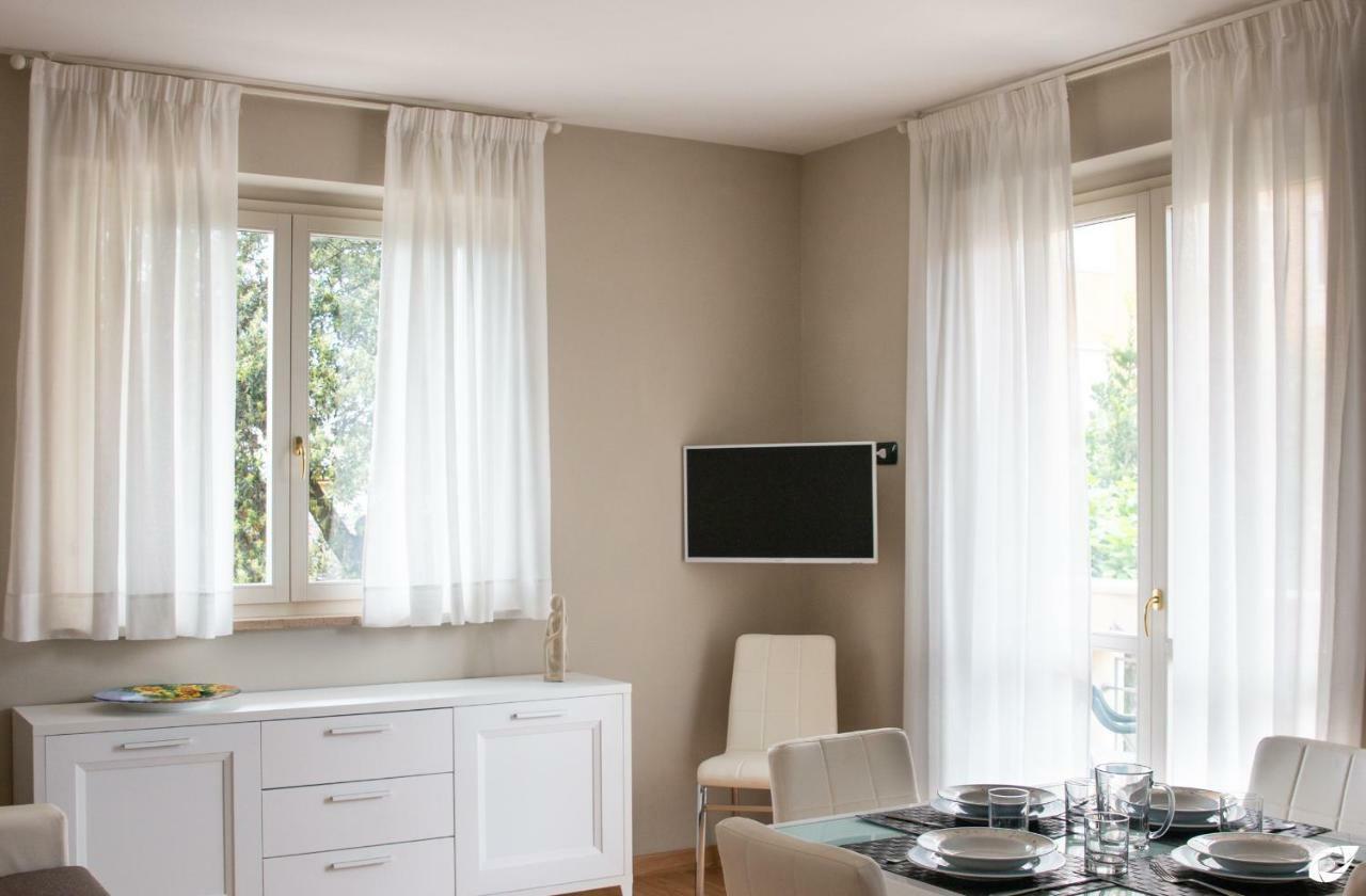 2-Bedroom Apt, With Balcony & Aircondition - 50 M From The Beach Marina di Pietrasanta Kültér fotó