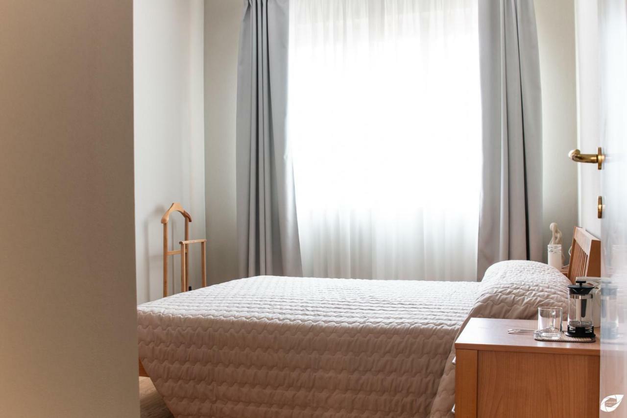 2-Bedroom Apt, With Balcony & Aircondition - 50 M From The Beach Marina di Pietrasanta Kültér fotó
