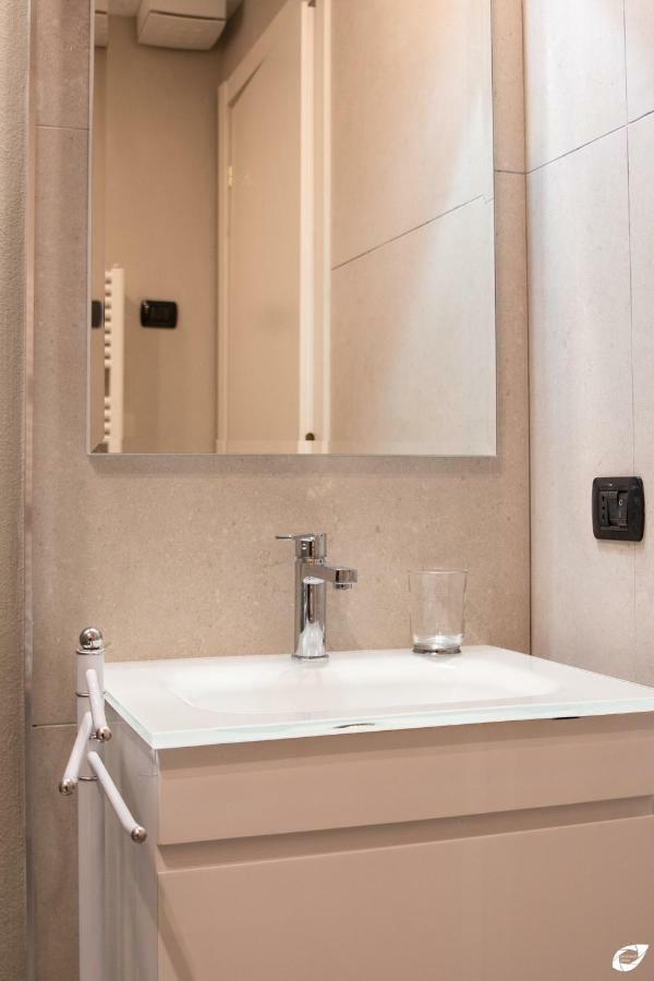 2-Bedroom Apt, With Balcony & Aircondition - 50 M From The Beach Marina di Pietrasanta Kültér fotó